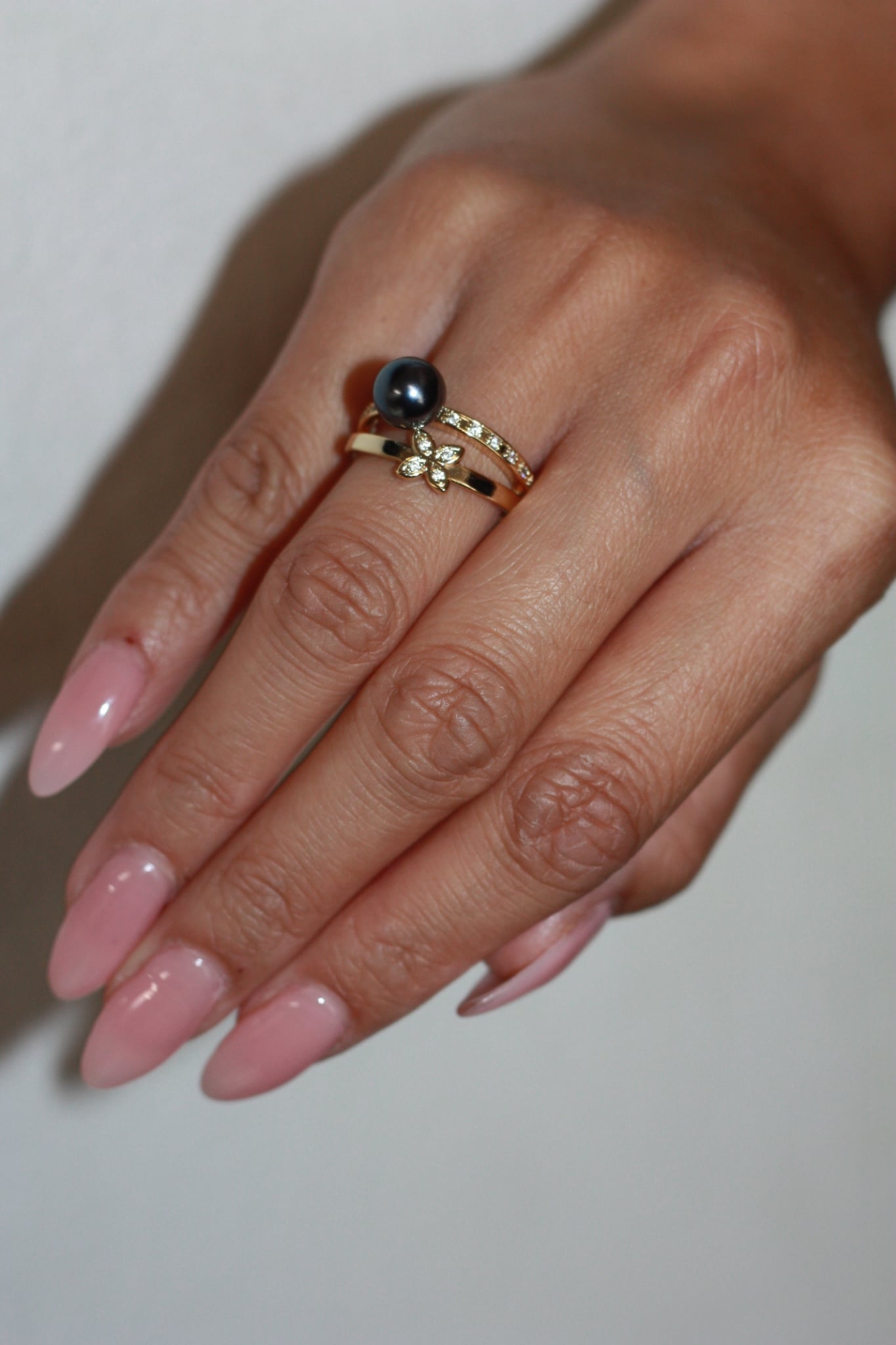 Moneterosa Pearl Rings