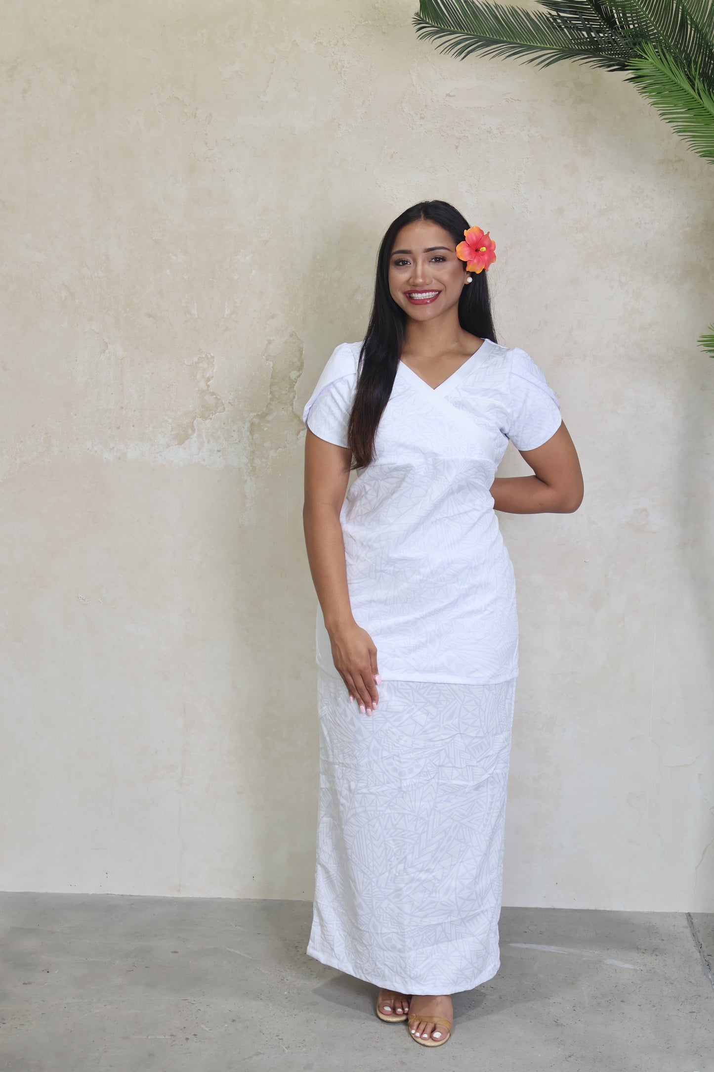 Rimani V Neck White Elei Puletasi (Size 14 only)