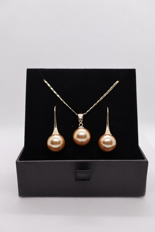 Tilomai Pearl Set