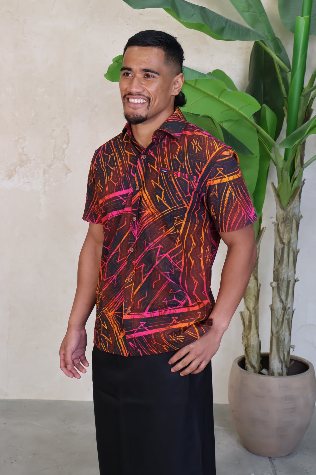 Akamu Mens Shirt- Volau (Larva)