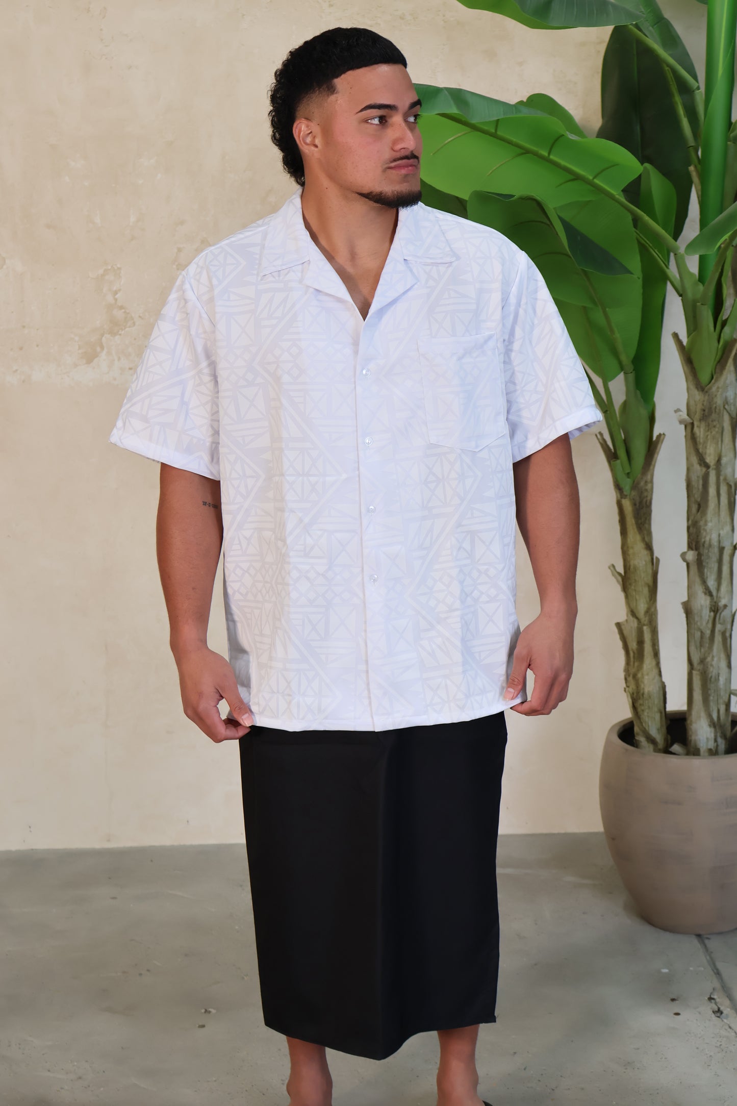 Polynesian Fashion Men’s White Elei Shirt-Short Sleeve